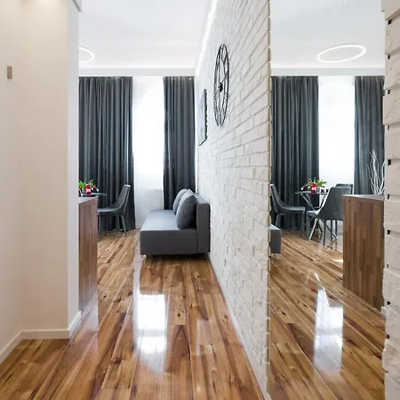 Something Luxury Near The Station Apartment *