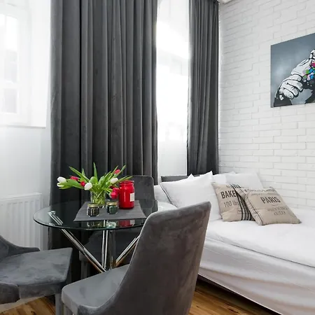 Something Luxury Near The Station Apartament